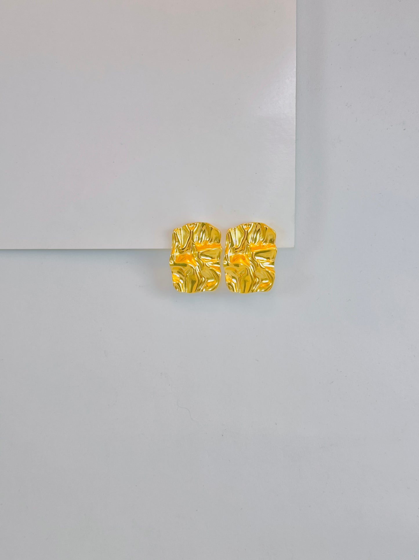 MOLTEN MUSE EARRING