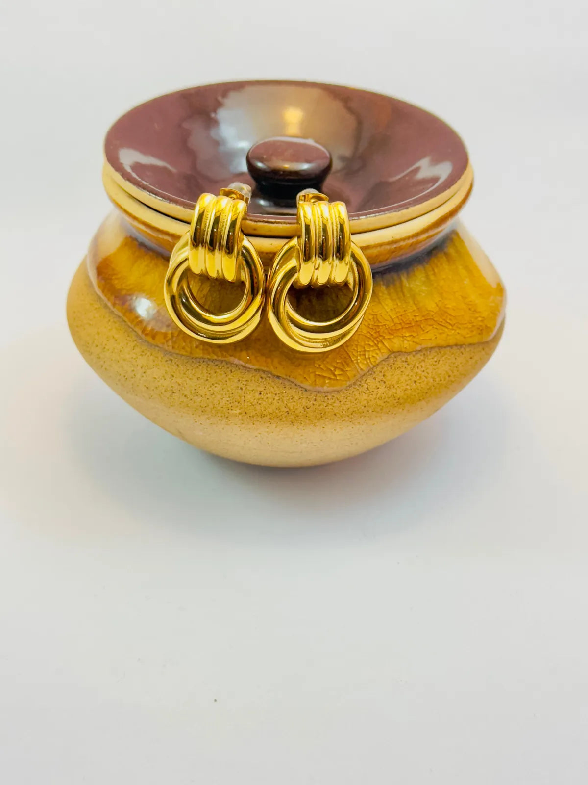 Embrace loop Earrings